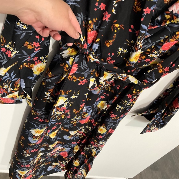 NWOT floral wrap style dress - Picture 8 of 10